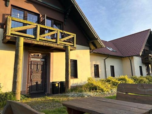 Pokoje i domki Saracenska Chata in Stegna