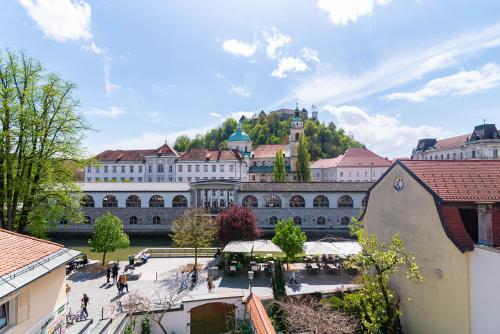 Trubarjeva 12 - The view 1