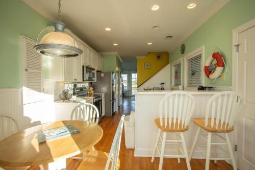 867 Bonito - Two Bedroom House - image 44