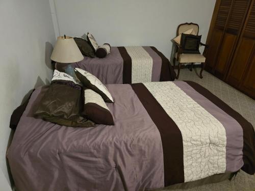 Comfortable & Close to Attractions in Woodbrook