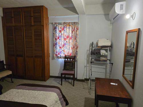 Comfortable & Close to Attractions in Woodbrook