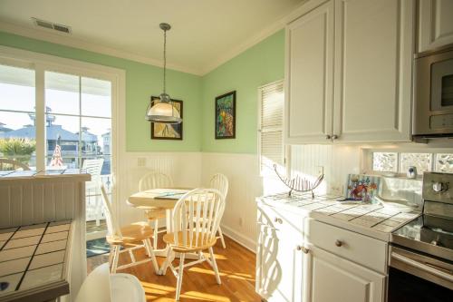 867 Bonito - Two Bedroom House - image 33