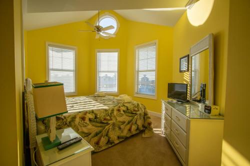 867 Bonito - Two Bedroom House - image 43