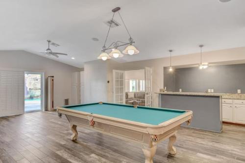 9 bedroom estate close to the strip, Las Vegas (photo 9)