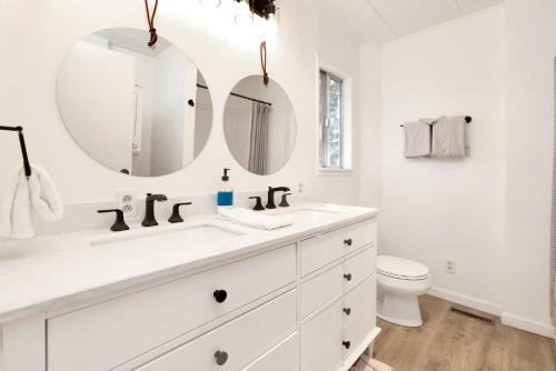 Tomeny cabin #2338 in Big Bear Lake, USA