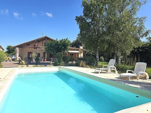 Belle maison Mas Grenier - 14 personnes - 11 lits - Piscine privée - Grand jardin - Jeux enfants - Parking gratuit sur place gîte à louer Savenès