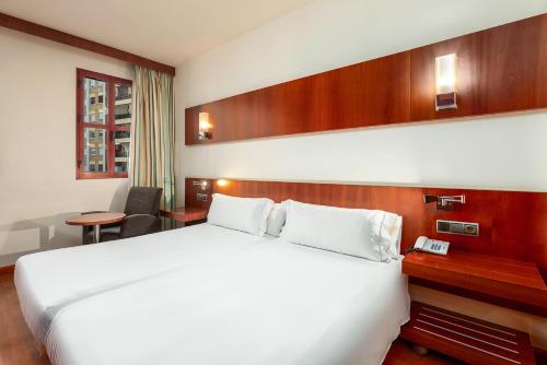 2 twin beds
