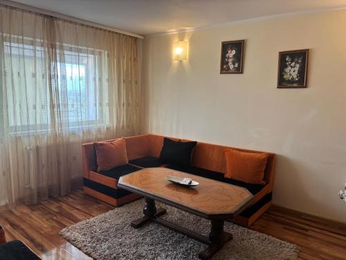 Ap 3 camere decomandate in apropiere de plaja Perla, Constanta in Km 5