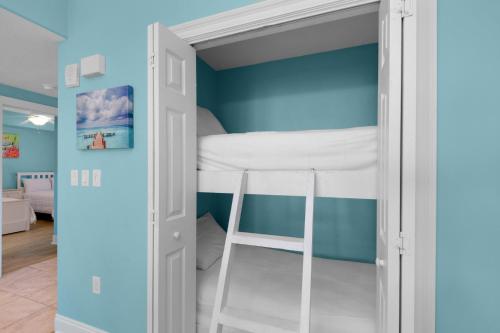 Treasure Island 1705 - image 21