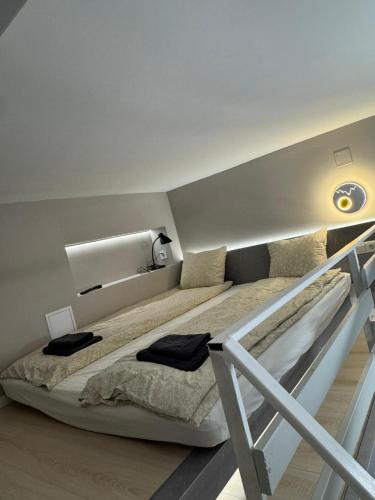 Diamonds Apartment with 2 rooms near Guzsdu udvar - image 2