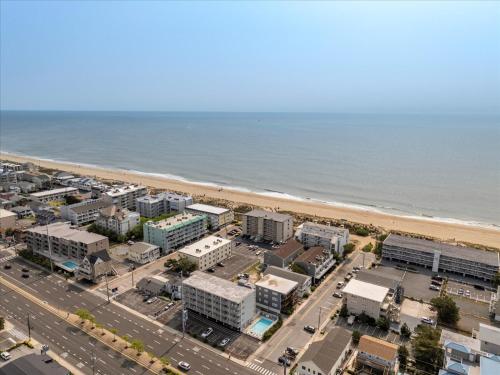 Beachcomber Motel - image 28