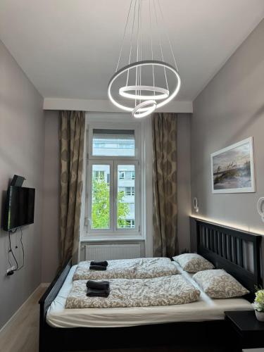 Diamonds Apartment with 2 rooms near Guzsdu udvar - image 13