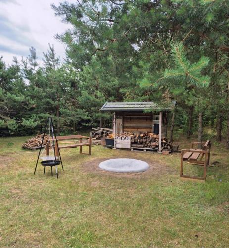 Domek pod lasem in Лінія
