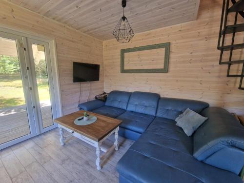 Domek pod lasem in Лінія