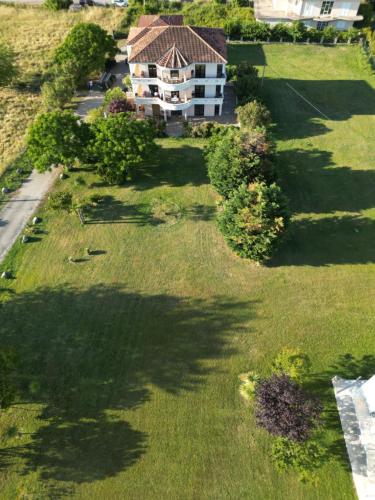 Antonios Apartments