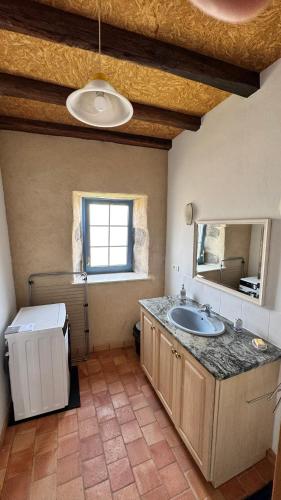 Vannas istaba, Gîte de charme - 30 min de la Mer & Puy du Fo (Gite de charme - 30 min de la Mer & Puy du Fo) in Le Poiré-sur-Vie