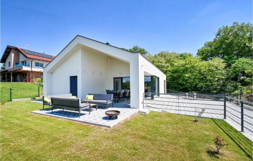 ทัศนียภาพภายนอกโรงแรม, Luxurious Home In Dugo Selo With Sauna in เซสเวตสกี คราลเยเวซ