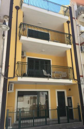 Two-Bedroom Apartment - Split Level
