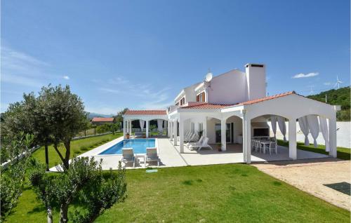 Swimming pool, Pet Friendly Home In Sestanovac in Sestanovac