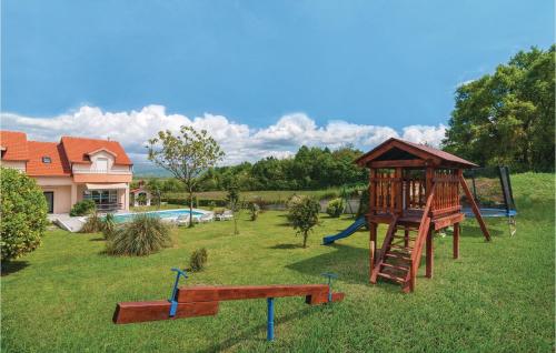Aed, Beautiful Home In Sinj in Brnaze