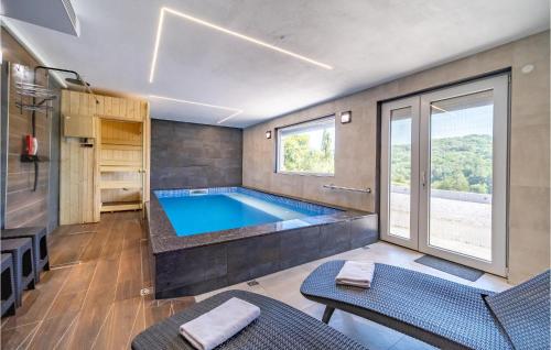 Peldbaseins, Lovely Home In Sculac With Sauna in Galović Selo