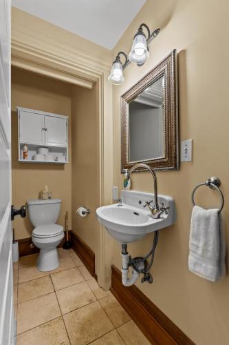 Luxurious and Convenient Rental Downtown in Soulard, USA