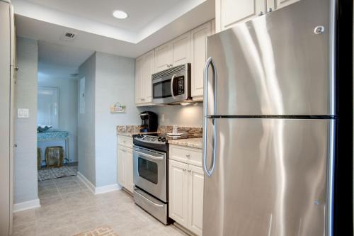 Kitchen, 1738 Bluff Villas at The Sea Pines Resort in South Beach