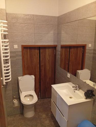 Banheiro, Stogi Dom in Gorki Zachodnie