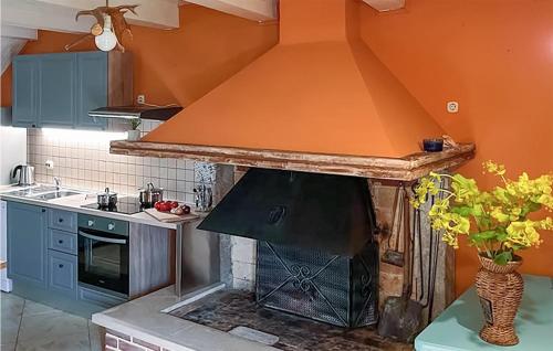 virtuve, 3 Bedroom Awesome Home In Lanisce in Lanišće
