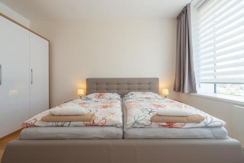 Downtown apartment in the heart of the new city center, 4 persons, parking, Bratislava (photo 2)