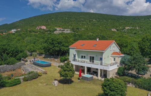 Viesnīcas āriene, Stunning Home In Svib With House A Panoramic View in Svib