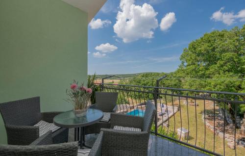 Viesnīcas āriene, Stunning Home In Svib With House A Panoramic View in Svib