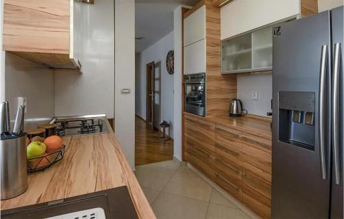 Konyha, Nice Home In Dubrava Kod Sibenika in Dubrava kod Sibenika