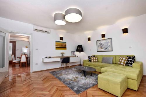 Apartments in Porec - Istrien 40311 – khách sạn tại Brulo