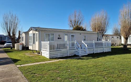 Buisham, White Horse Holiday Caravan