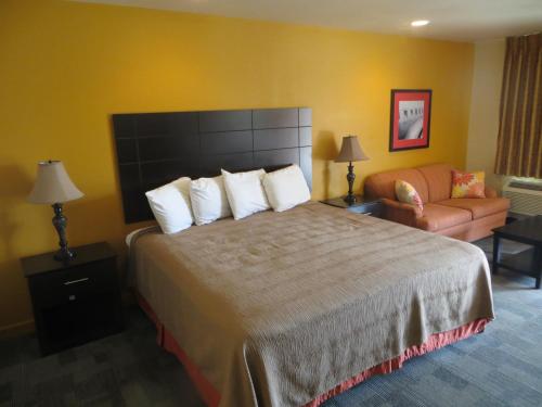 Kenedy Country Inn - image 4