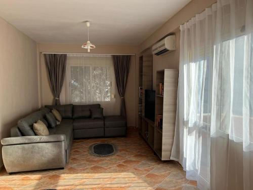 One-Bedroom Apartment image 10