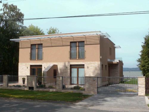 Holiday Homes in Balatonszarszo 20090