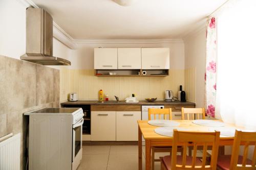Kitchen, Forras Vendeghaz in Morahalom