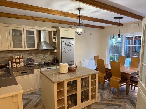 Zambak Vacation Home - image 5