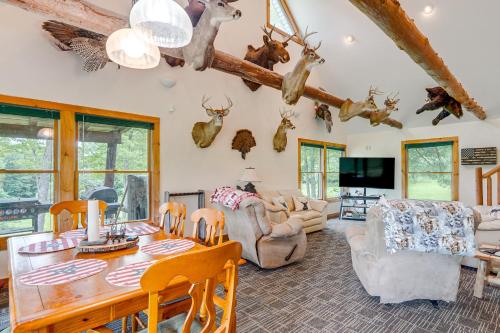 Pet-Friendly Cabin on 86 Acres in Scio: Fish, Hike in Уеллсвілль