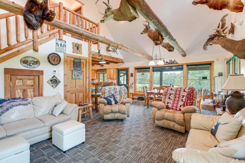 Pet-Friendly Cabin on 86 Acres in Scio: Fish, Hike in Уеллсвілль