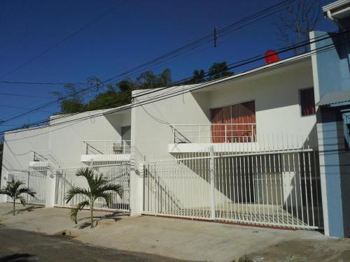Amá, Puerto Limón (foto 2)
