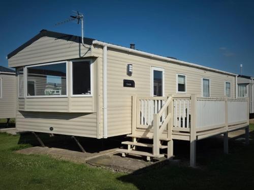 Whitstable Trieste - 3 Bedroom, sleeps 8 Pet friendly, family friendly