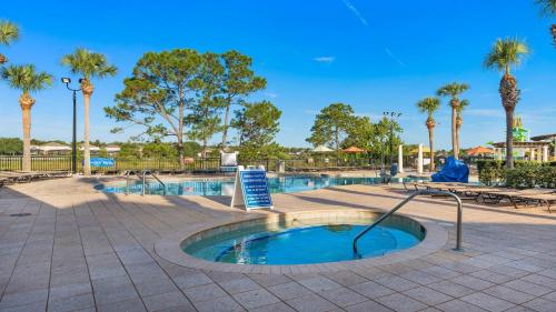 Cozy 6br Home w/ Private Pool Spa in Windsor Hills - image 12