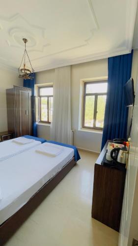 2 twin beds