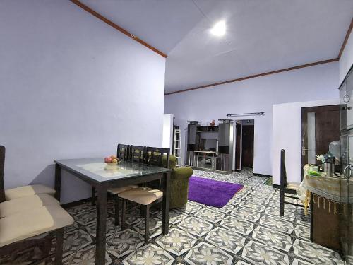 Shared lounge/TV area, Elen Villa by ABM in Bromo
