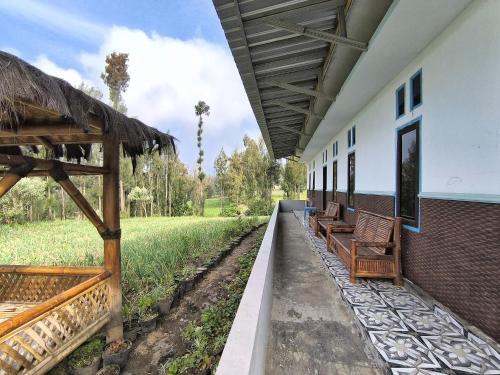 Balcony/terrace, Elen Villa by ABM in Bromo