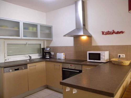 Apartment image 6