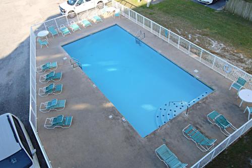 Facilities, Island Shores near Pink Pony Pub